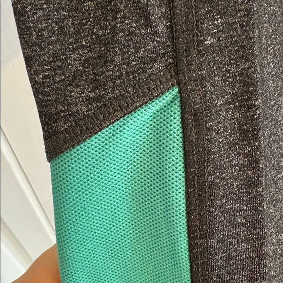 Black and Teal Leggings - Picture 3 of 3